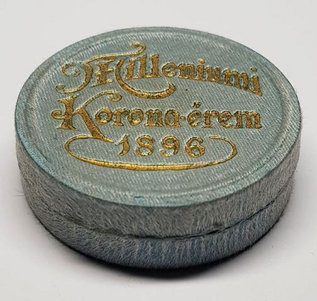 Vilgoskk szvet milllenniumi ezst 1 korons dszdobozos vltozat